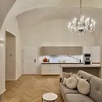 Exclusive Apartment In Praga